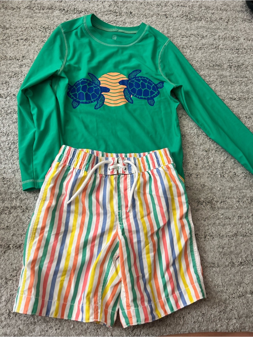 Gap Kids Turtle 🐢 Rashguard and Swim Trunk Set LIGHTLY USED SIZE 5T